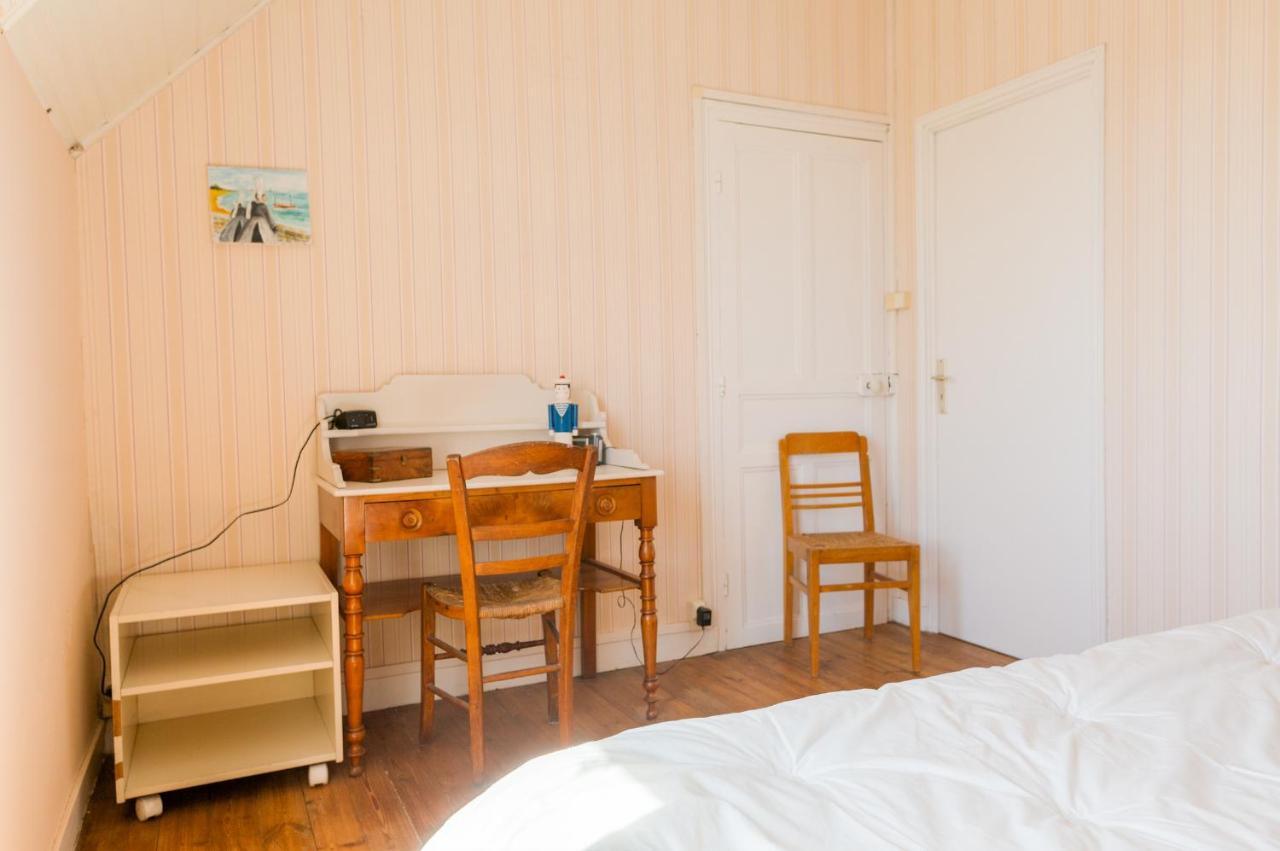 Au Coeur De Treffiagat - Maison Pour 6 - 300M De La Plage Luaran gambar